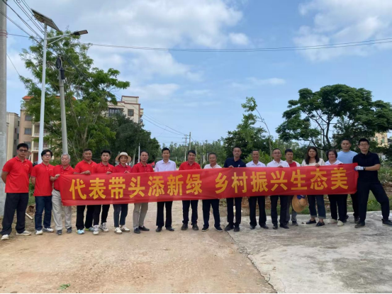【镇街人大】王村港镇人大：开展“代表带头添新绿”植树活动392.png