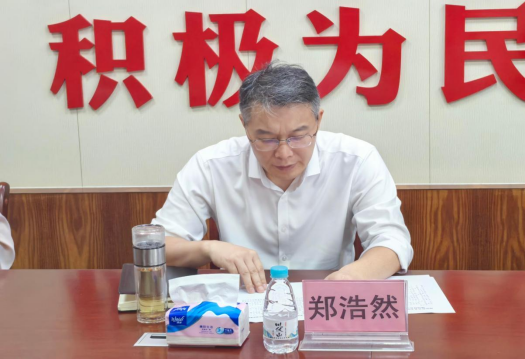 【代表主题活动】郑浩然到吴川市塘㙍镇人大代表中心联络站接待群众366.png