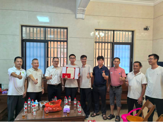 【镇街人大】樟铺镇人大：开展关爱慰问优秀学子活动185.png
