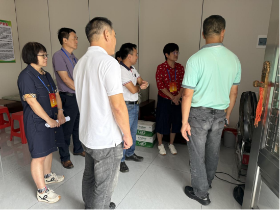李伟文带领驻吴湛江市人大代表开展“助力优化营商环境·人大代表在行动”主题活动并进站接待群众375.png