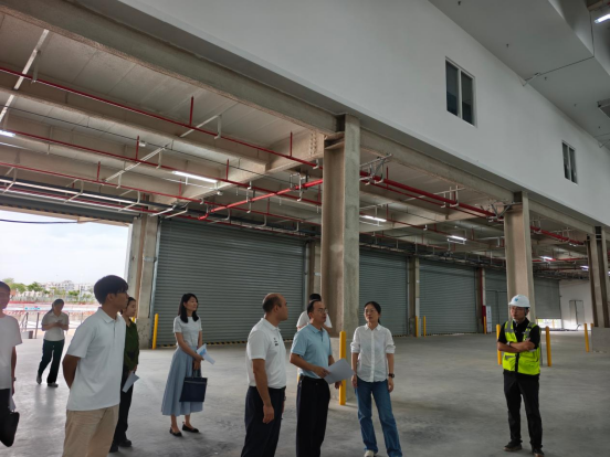 钟维炎率队到塘㙍镇督导人大代表联络站建设及安全生产工作情况763.png