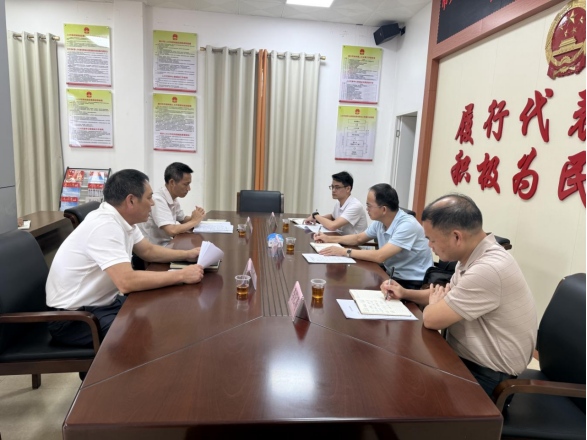 钟维炎率队到浅水镇督导人大代表联络站建设、安全生产及产业发展情况315.png